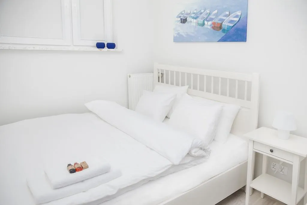 Roommate Apartments Nowogrodzka Warsaw